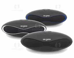 Caixa de som em ABS, com microfone. Acabamento emborrachado, bluetooth e 3W/4O. Autonomia até 3 h. Função para atender chamadas, controle de volume e conexão à playlist do dispositivo móvel. Incluso cabo USB.
