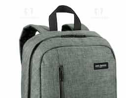Mochila para notebook. 600D de alta densidade. Compartimento forrado, com 2 divisórias almofadadas para notebook até 14'' e tablet 9.7''. Bolso frontal e 1 bolso lateral. Parte posterior e alças almofadadas. Placa metálica removível com imã, para fácil gravação