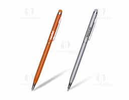 Caneta metal fina com ponteira touch. Corpo colorido com clip e anel central prata, possui borracha touch na cor da caneta. Aciona por giro.