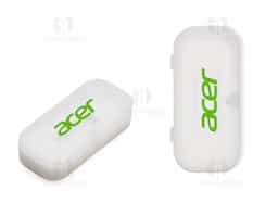 Estojo para pen drive Pico A em plástico transparente com parte interna revestida de espuma, fecha por encaixe.