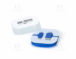 Cabo 4 em 1 com case suporte para celular. Cabo para carga e transferência de dados, contém as saídas tipo-C, lightning (iOS) e V8 (android) e entradas USB-A e USB-C.