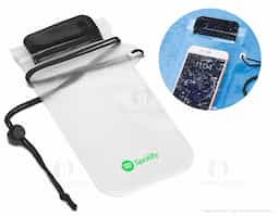 Bolsa para celular  PVC impermeável (não aconselhável imersão). fita ajustável. parte frontal transparente e traseira branco fosco. permite utilização touch fecho hermético com velcro.