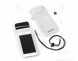 Bolsa para celular  PVC impermeável (não aconselhável imersão). fita ajustável. parte frontal transparente e traseira branco fosco. permite utilização touch fecho hermético com velcro.