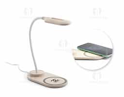Luminária de mesa em ABS e fibra de palha de trigo com carregador wireless. A haste é flexível para ajustar a direção da luz e contém 20 LEDs que permitem uma iluminação até 3 níveis de intensidade