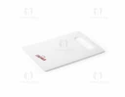 Kit churrasco em estojo de 210D com peças em aço inox e PP. Composto por tábua em PP e 3 utensílios: faca chefe, garfo e afiador