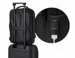 Mochila confeccionada em Couro Sintético com compartimento para notebook até 15,6 polegadas. Contém Dois compartimentos grandes sendo um com divisórias para documentos, eletrônicos e caneta, e um com divisória para Notebook até 15,6 polegadas.