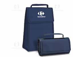 Bolsa térmica dobrável em non-woven (80 g/m²) com fecho em velcro e com capacidade até 3 L. Food grade. Bolsa fornecida desdobrada. Dobrada: 170 x 95 x 40 mm | Aberta: 170 x 265 x 110 mm