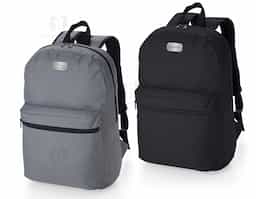 Mochila confeccionada em Nylon 17 Litros. Contém bolso frontal com zíper, alça de mão em nylon e alças para as costas ajustáveis.