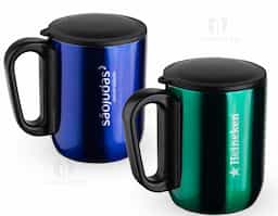 Caneca 250 ml parede dupla em Inox, com pegador de plástico, contém tampa plástica para vedação e base com EVA antiderrapante.