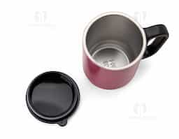 Caneca 250 ml parede dupla em Inox, com pegador de plástico, contém tampa plástica para vedação e base com EVA antiderrapante.