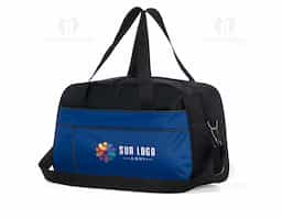 Bolsa de poliéster impermeável com capacidade de 33 litros. Possui compartimento principal com amplo espaço e um pequeno bolso interno para acessórios, além de um bolso frontal longo. A bolsa contém alças de nylon para mãos, alça transversal regulável, duas fivelas superiores para encaixe da alça transversal, zíperes com puxadores emborrachado e revestimento interno de poliéster.