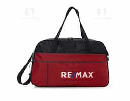 Bolsa de poliéster impermeável com capacidade de 33 litros. Possui compartimento principal com amplo espaço e um pequeno bolso interno para acessórios, além de um bolso frontal longo. A bolsa contém alças de nylon para mãos, alça transversal regulável, duas fivelas superiores para encaixe da alça transversal, zíperes com puxadores emborrachado e revestimento interno de poliéster.