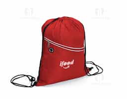 Mochila saco impermeável em fibra de poliéster. Contém bolso diagonal na parte frontal com entrada para fones de ouvido e alças de nylon.