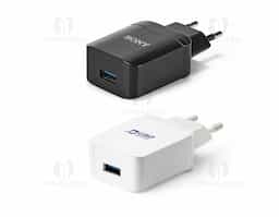 Adaptador USB em ABS com entrada USB 2.0 Possibilita carregamento rápido 3.0. Carregador tem entrada de 100V-250V/0.35A e saída de 5V/3.1A, 9V/2.0A, 12V/1.5A com potência de 18W.