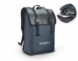Mochila para notebook em 600D de alta densidade e tarpaulin com 2 compartimentos. Compartimento posterior forrado, com diversos bolsos interiores e 2 divisórias almofadadas para notebook até 17'' e tablet 10.5''. Compartimento frontal forrado