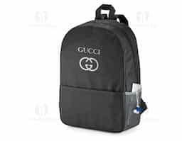 Mochila para notebook em 600D. Compartimento com divisória almofadada para notebook até 15.6''. Bolso lateral em tela e bolso frontal. Parte posterior e alças almofadadas.