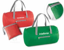 Bolsa esportiva dobrável em 210D ripstop com bolso frontal.