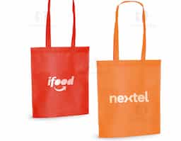 Sacola em non-woven (80 g/m²) termo-selado com alças de 55 cm. 270 x 350 mm