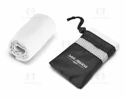 Toalha para esporte em microfibra (210 g/m²). Toalha prática e leve que facilita o transporte, de elevada absorção e rápida secagem. Fornecida com bolsa em 190T. 400 x 800 mm | Bolsa: 135 x 205 mm