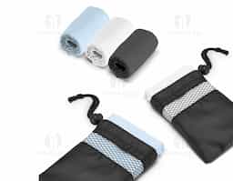 Toalha para esporte em microfibra (210 g/m²). Toalha prática e leve que facilita o transporte, de elevada absorção e rápida secagem. Fornecida com bolsa em 190T. 400 x 800 mm | Bolsa: 135 x 205 mm