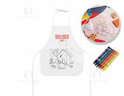 Avental de criança para colorir em non-woven (80 g/m²) com desenho impresso e bolso lateral. 6 gizes de cera inclusos. 380 x 430 mm