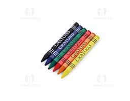 Avental de criança para colorir em non-woven (80 g/m²) com desenho impresso e bolso lateral. 6 gizes de cera inclusos. 380 x 430 mm