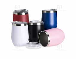Copo térmico 320ml de parede dupla em inox livre de BPA, contém tampa com bocal.
