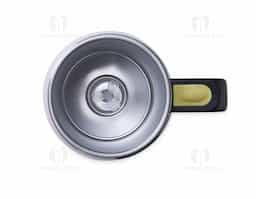 Caneca de inox com misturador de bebida, feita em parede dupla com capacidade de 350ml. Contém tampa plástica com bocal e trava de segurança. Para o funcionamento, utiliza-se duas pilhas AAA (não acompanha).