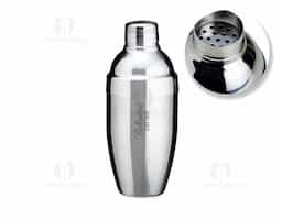 Coqueteleira de inox com capacidade para 600ml, contém tampa de pressão com peneira e tampa protetora.
