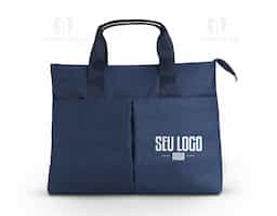 Pasta para notebook 15 em poliéster resistente à água com dois compartimentos, sendo o principal para notebook com bolsos internos e um compartimento frontal.