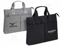 Pasta para notebook 15 em poliéster resistente à água com dois compartimentos, sendo o principal para notebook com bolsos internos e um compartimento frontal.