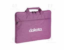 Pasta para notebook 15’6 em poliéster resistente à água com dois compartimentos, sendo o principal para notebook e o outro frontal. Contém interior forrado e almofadado e engate para malas de viagem.