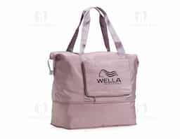 Bolsa dobrável e expansível de 35 litros em poliéster à prova d’água com dois compartimentos, sendo o principal com bolsos internos para acessórios e compartimento lateral exclusivo para compactação da bolsa.