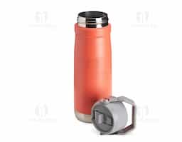 Garrafa térmica em inox de parede dupla, capacidade de 700ml. Tampa com alça de transporte, bico flip e canudo interno.