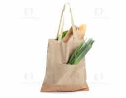 Bolsa confeccionada em resistente Poliéster 600D, combinando durabilidade e estilo em um design moderno com elegante detalhe em cortiça. Possui alça reforçada com 23 cm de altura, proporcionando mais conforto e praticidade no transporte. Ideal para o dia a dia, eventos e ações promocionais, é uma excelente opção de brinde corporativo funcional e sofisticado.