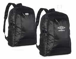  Mochila de nylon 42 litros com dois compartimentos e bolsos laterais em malha. Possui fivelas laterais para regulagem de tamanho e duas alças de mãos, sendo uma delas reforçada com pegador plástico.