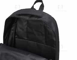 Mochila de nylon 27 litros com quatro compartimentos, sendo o principal com bolso para notebook 17,3. Com bolsos laterais telados, a mochila possui duas alças de mãos e alças para as costas com revestimento espumado.