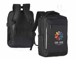 Mochila de nylon 20 litros com três compartimentos, sendo o principal com bolso para notebook 15,6. Com bolsos laterais e faixa frontal refletiva, a mochila possui adaptador USB externo, alça para encaixe em malas de viagem, duas alças de mãos e alças para as costas com revestimento espumado. 
