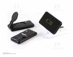  Carregador portátil plástico via indução ou via cabo com 10.000mAh e indicador led de bateria. Com suporte inclinável para o carregamento via indução, o power bank possui duas portas de saídas USB, possibilitando o carregamento de dois dispositivos simultaneamente. Contém porta de entrada tipo-C, V8 e acompanha cabo USB.