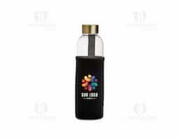 Garrafa de vidro borossilicato com capacidade de 650ml, acompanha capa de neoprene com alça para transporte. Tampa de alumínio.