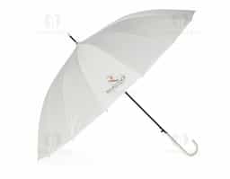 Guarda-chuva de poliéster com abertura automática, estrutura em aço e 16 varetas em fibra de vidro. Possui pegador em couro sintético com botão de acionamento.