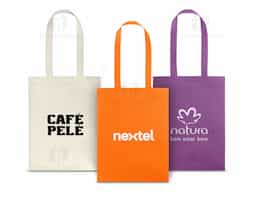 Sacola em non-woven (80 g/m²) termo-selado com alças de 55 cm. 270 x 35