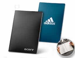 Caderno A5 resistente à água, com capa flexível 100% em papel pedra (450g/m²). Contém 128 páginas brancas lisas (120g/m²). 140 x 210 mm