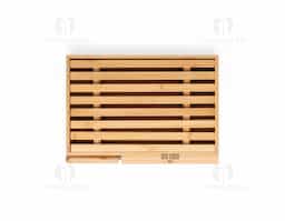 Tábua para pao em bambu com faca em aço inox. Grelha removível para fácil remoção de migalhas