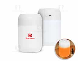 Umidificador de ar com LED, possui reservatório de água com capacidade de 350ml, dois níveis de névoa, contínua e com oscilação. Acompanha filtro de algodão e cabo USB V8.