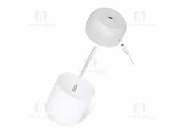 Umidificador de ar com LED, possui reservatório de água com capacidade de 350ml, dois níveis de névoa, contínua e com oscilação. Acompanha filtro de algodão e cabo USB V8.