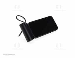 Power bank 5.000mAh plástico com indicadores de bateria em LED, contém haste de suporte para celulares com a entrada Lightning e cabo tipo-C acoplado. Acompanha cabo USB Tipo-C.