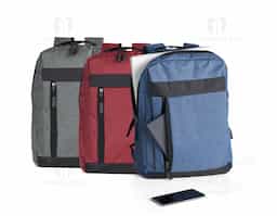Mochila de nylon 21 litros com dois compartimentos, sendo o principal com bolso para notebook 156. Com divisórias internas para acessórios, a mochila possui bolso lateral, suporte externo usb e alça para encaixe em malas de viagem. 40x30x18