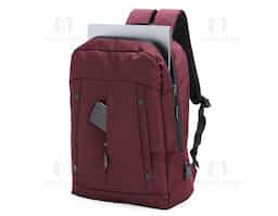 Mochila de nylon 21 Litros com dois compartimentos, sendo o principal com bolso para notebook 15,6. Com divisórias internas para acessórios, a mochila possui bolso lateral, suporte externo USB e alça para engate em malas de viagem..40x30x18