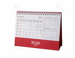 Calendário de mesa 2026 em papel couche 115g, base em percalux. Medidas dele montado 15,4x7,1x21,1cm